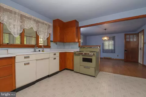 Kitchen - 12709 Eastern Ave, Middle River, MD 21220 photo 2 of 2