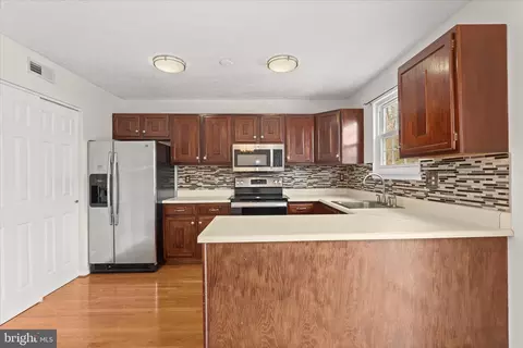 Kitchen - 4049 Rustico Rd, Middle River, MD 21220 photo 4 of 4