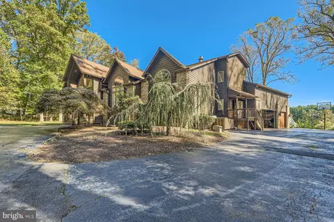 12524 Valley Pines Dr, Reisterstown, MD 21136