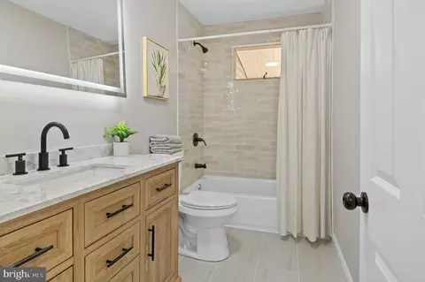 Bath - 1237 Willow Rd, Dundalk, MD 21222 photo 2 of 2