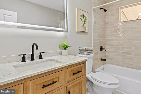 Bath - 1237 Willow Rd, Dundalk, MD 21222 photo 1 of 2