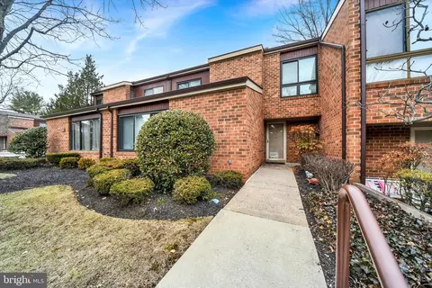 43 Stirrup Ct #8, Pikesville, MD 21208