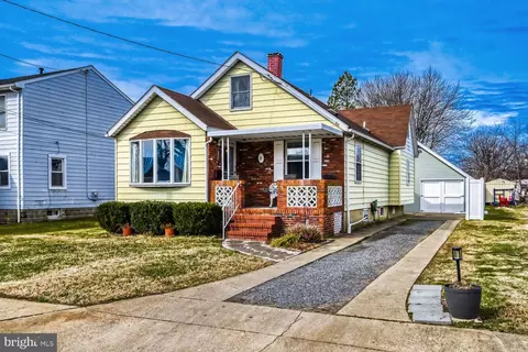 8 Seabright Ave, Dundalk, MD 21222
