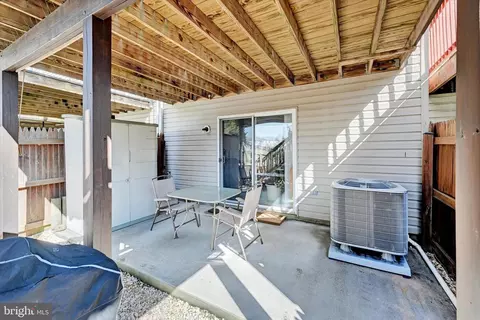 Exterior - 660 Hunting Fields Rd, Middle River, MD 21220 photo 5 of 10
