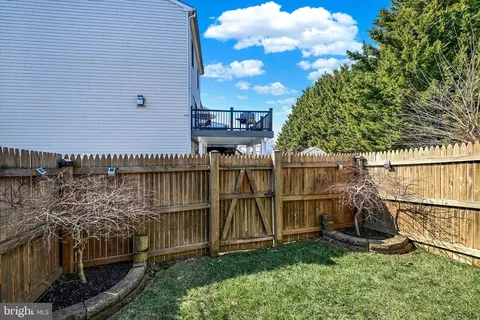 Exterior - 660 Hunting Fields Rd, Middle River, MD 21220 photo 6 of 10