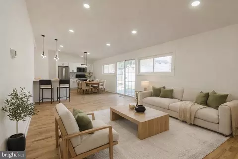 8206 Arrowhead Rd, Pikesville, MD 21208