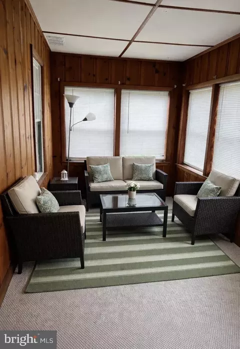 35 Elizabeth Ave, Halethorpe, MD 21227