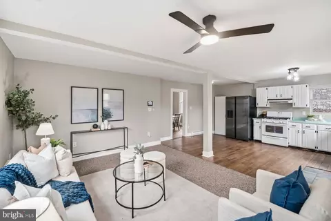 Living - 5713 1st Ave, Halethorpe, MD 21227 photo 4 of 5