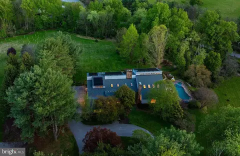 3 Brook Farm Ct, Cockeysville, MD 21030