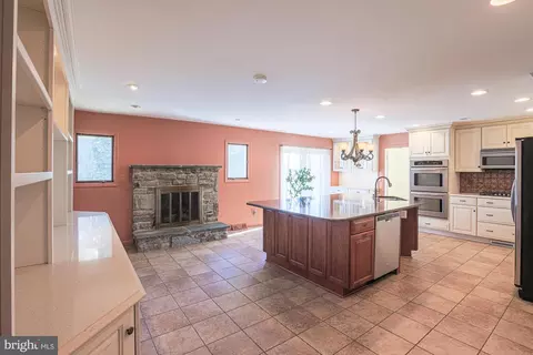 Kitchen - 14005 Foxland Rd, Phoenix, MD 21131 photo 4 of 8