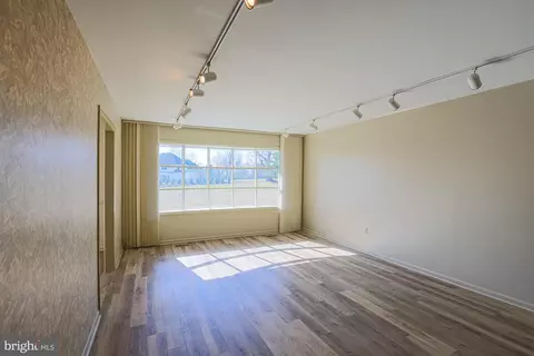 Living - 14005 Foxland Rd, Phoenix, MD 21131 photo 2 of 5