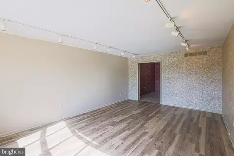 Living - 14005 Foxland Rd, Phoenix, MD 21131 photo 4 of 5