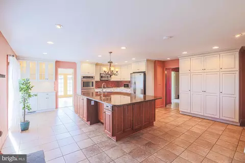 Kitchen - 14005 Foxland Rd, Phoenix, MD 21131 photo 6 of 8