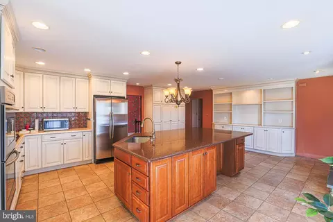 Kitchen - 14005 Foxland Rd, Phoenix, MD 21131 photo 8 of 8