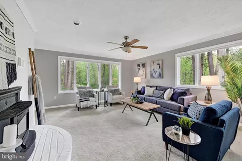 Living - 6 Drew Ct, Baldwin, MD 21013 photo 2 of 2