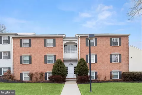 2 Elphin Ct #302, Lutherville Timonium, MD 21093
