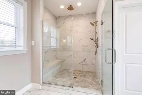 Bath - 3997 Manor Oaks Rd, Phoenix, MD 21131 photo 3 of 6