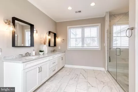 Bath - 3997 Manor Oaks Rd, Phoenix, MD 21131 photo 2 of 6