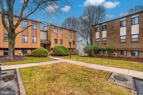 13 Suntop Ct #T-2, Baltimore, MD 21209