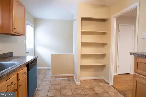 Entry Way - 933 Elm Rd, Halethorpe, MD 21227 photo 2 of 2