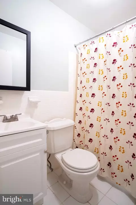 Bath - 933 Elm Rd, Halethorpe, MD 21227 photo 1 of 2