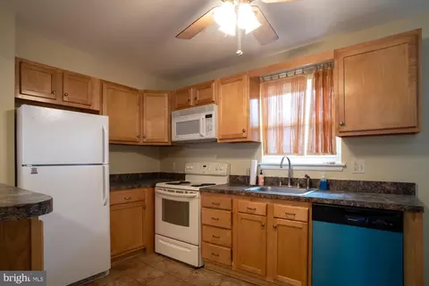 Kitchen - 933 Elm Rd, Halethorpe, MD 21227 photo 1 of 1
