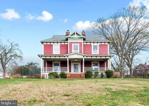 1704 Forsythia Ln, Halethorpe, MD 21227