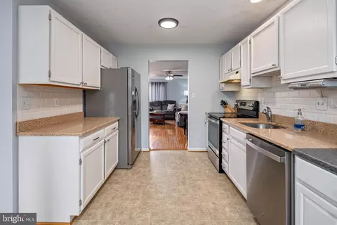 3904 Tidewood Rd, Middle River, MD 21220 photo 5