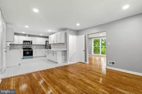 Living - 3126 Rices Ln, Windsor Mill, MD 21244 photo 4 of 7