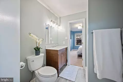Entry Way - 2322 N Falls Gable Ln #N, Baltimore, MD 21209 photo 2 of 3