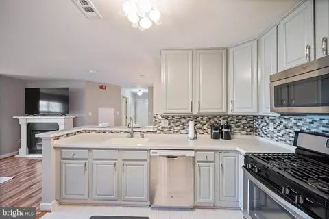 Kitchen - 2322 N Falls Gable Ln #N, Baltimore, MD 21209 photo 3 of 3