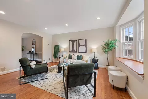 Living - 183 Stanmore Rd, Baltimore, MD 21212 photo 2 of 4