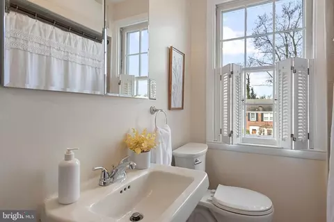 Bath - 183 Stanmore Rd, Baltimore, MD 21212 photo 2 of 3