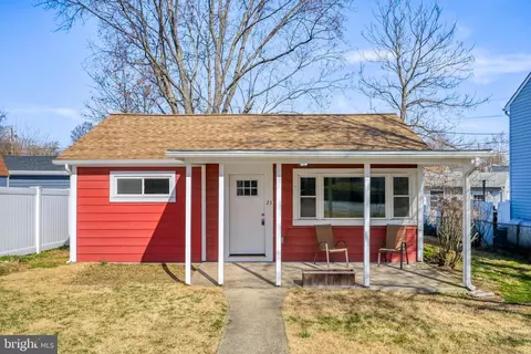 23 Right Wing Dr, Middle River, MD 21220