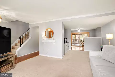 Living - 139 Bourbon Ct, Parkville, MD 21234 photo 3 of 5