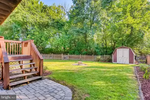 Exterior - 139 Bourbon Ct, Parkville, MD 21234 photo 5 of 6