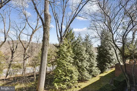 Exterior - 8029 Strauff Rd #5, Towson, MD 21204 photo 8 of 10