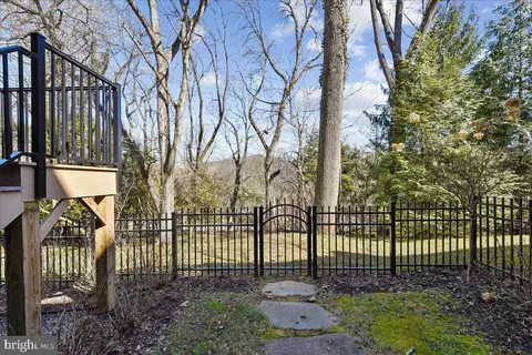 Exterior - 8029 Strauff Rd #5, Towson, MD 21204 photo 10 of 10