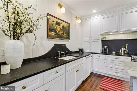 Kitchen - 8029 Strauff Rd #5, Towson, MD 21204 photo 3 of 4