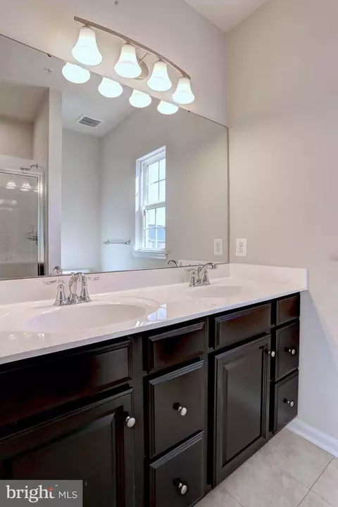 Bath - 1811 Wind Gate Rd, Baltimore, MD 21227 photo 3 of 3