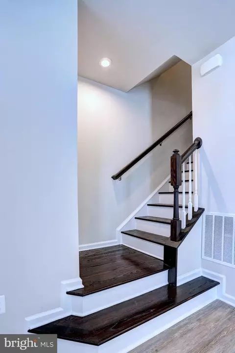 Entry Way - 1811 Wind Gate Rd, Baltimore, MD 21227 photo 4 of 11