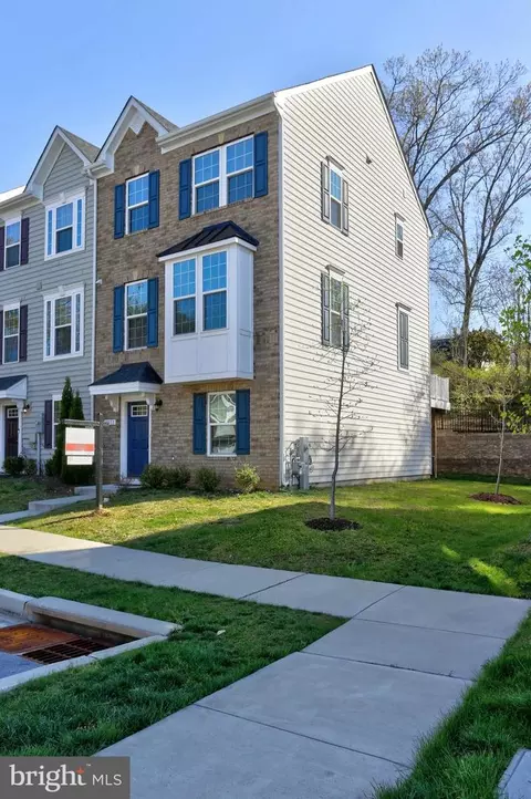 Exterior - 1811 Wind Gate Rd, Baltimore, MD 21227 photo 6 of 9