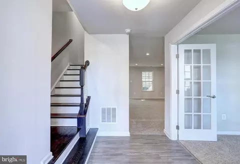 Entry Way - 1811 Wind Gate Rd, Baltimore, MD 21227 photo 6 of 11
