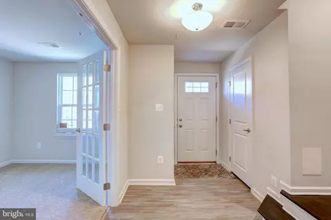 Entry Way - 1811 Wind Gate Rd, Baltimore, MD 21227 photo 7 of 11