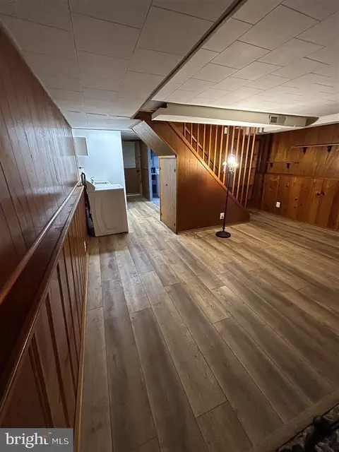 Entry Way - 8333 Kavanagh Rd, Dundalk, MD 21222 photo 7 of 8