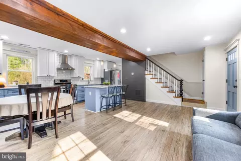 Entry Way - 6204 Ebenezer Rd, Middle River, MD 21220 photo 1 of 11