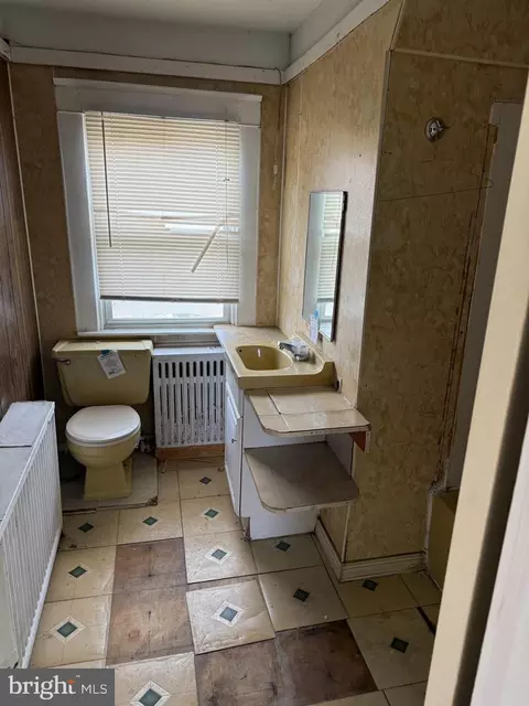 Bath - 900 Northpoint Rd, Baltimore, MD 21224 photo 1 of 1