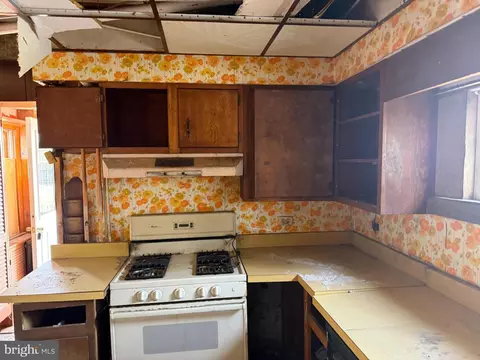 Kitchen - 900 Northpoint Rd, Baltimore, MD 21224 photo 1 of 1