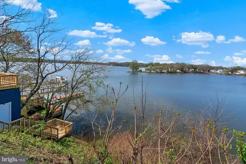 54 Wagners Ln, Essex, MD 21221