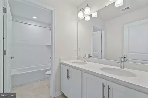 Entry Way - 8101 Cypress Point Dr, Baltimore, MD 21237 photo 7 of 7